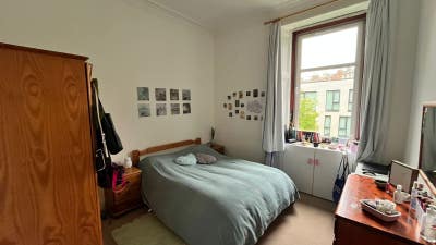 Bright double bedroom near city centre Main Photo