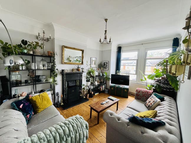 Balcony Room in Friendly Home, Parking&Bills Inc Main Photo