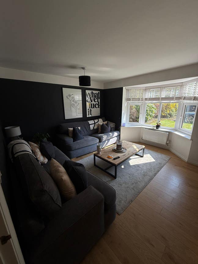 2 bedroom apartment available immediately  Main Photo