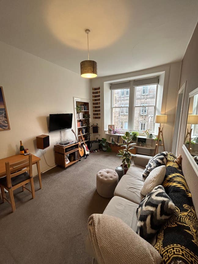 Traditional Edinburgh One Bed Flat (2nd floor) Main Photo