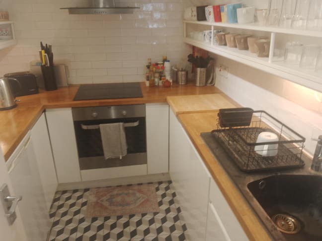 2 Baker Street Large Rooms,1 with Own W.C/Shower Main Photo
