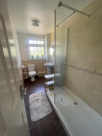 Freshly Decorated House In Great Location.  Main Photo