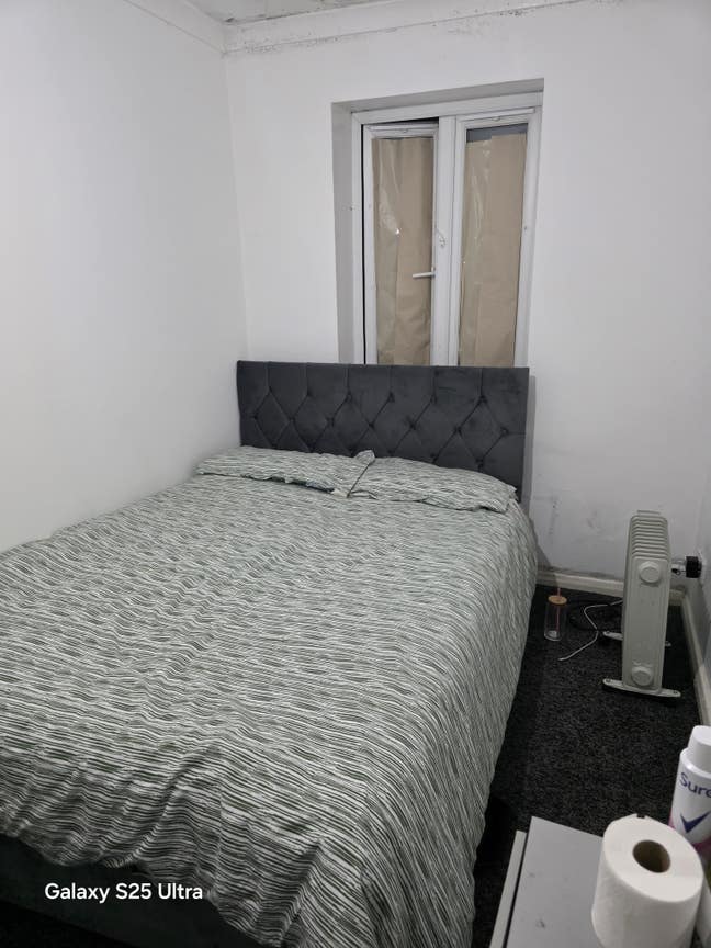📍 Spacious Unfurnished Double Room in Woking  Main Photo