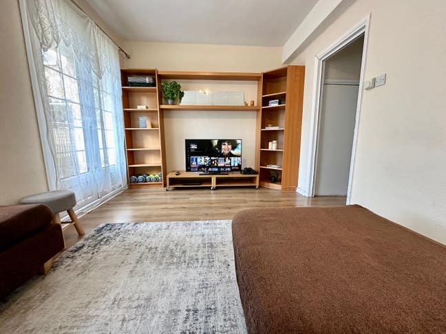 Double room available in 2 bed flat - Clapham  Main Photo