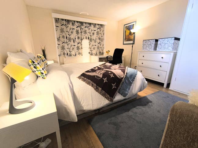Prime Room for 2 Months-Ealing Broadway Main Photo