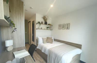 Subletting a central Leeds city apartment Main Photo
