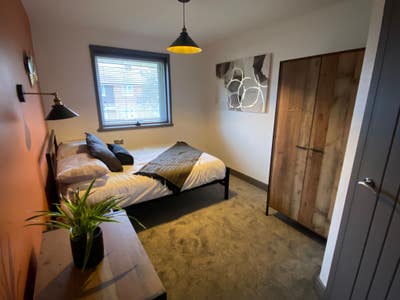 LC - Newly Refurbished Double Room - En-suite Main Photo