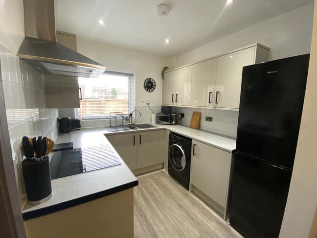Newly Refurbished Double Room - En-suite Main Photo