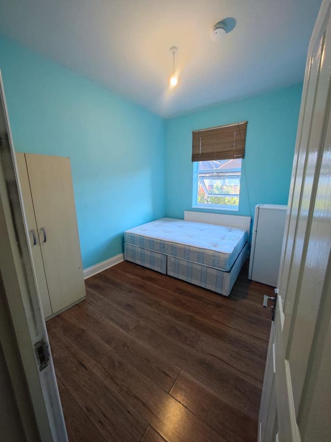 ** Location** En Suite Double ** Garden ** Main Photo
