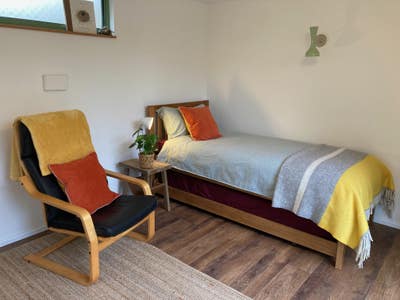 Comfortable cabin with own kitchenette & shower Main Photo