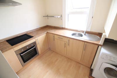 Studio Flat Incl All Bills with Parking- Chertsey  Main Photo