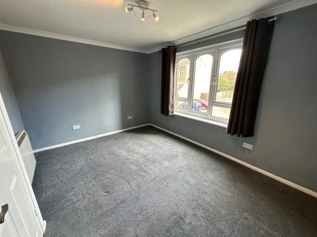 1 Bed Flat - RM1 Main Photo