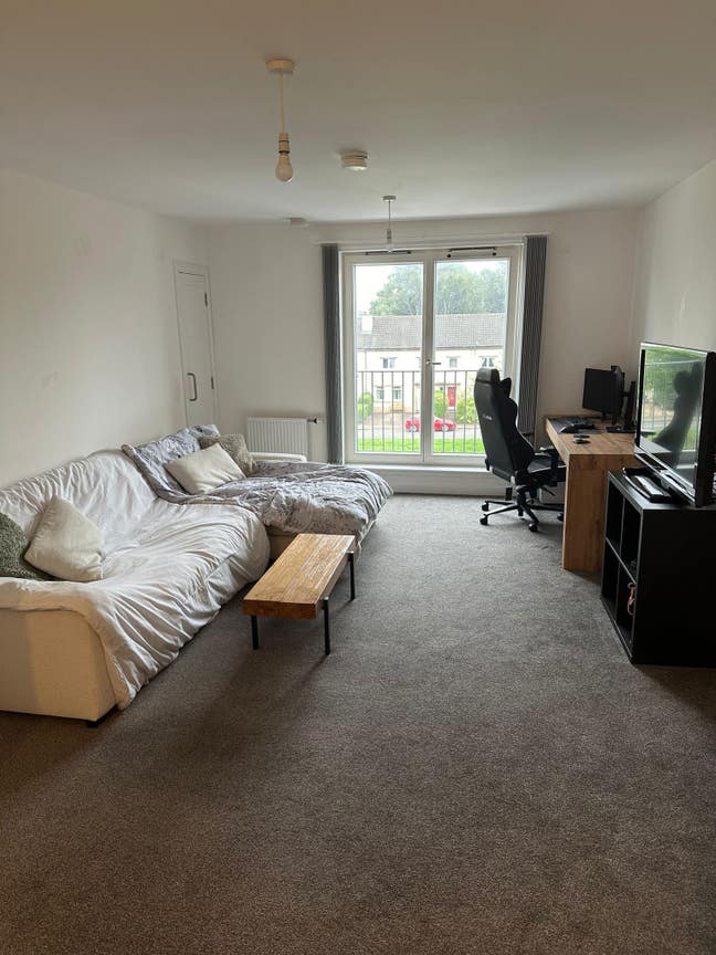 1-Bedroom Flat for Rent – August 22 to September20 Main Photo
