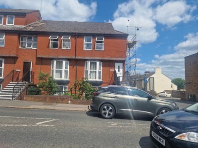 Double bedroom available in he heart town center  Main Photo