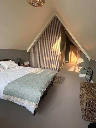 Stunning room in family home  Main Photo