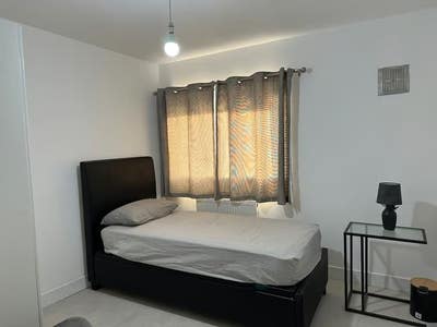 Spacious Room Avaiable for Single person in Slough Main Photo