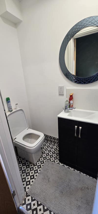 Room to rent in shared house Main Photo