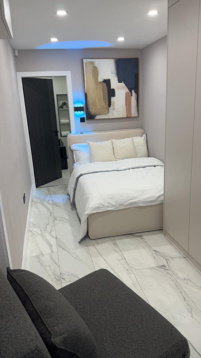 Morden furnished room en-suite  Main Photo