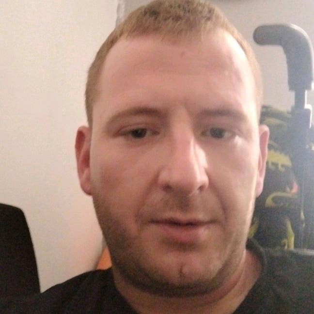 31 year old Male seeks a single or double room Main Photo