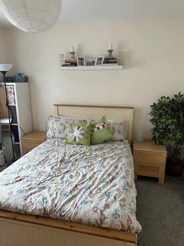 Double bed room - East Belfast Main Photo