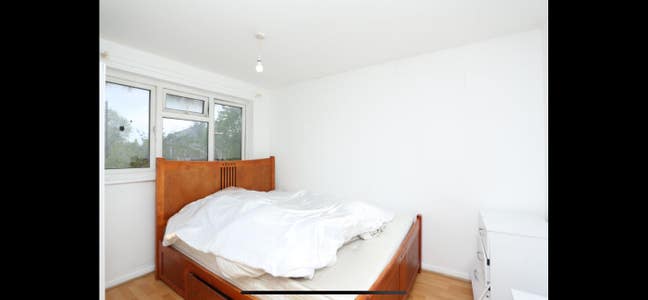 Bright large room available  Main Photo