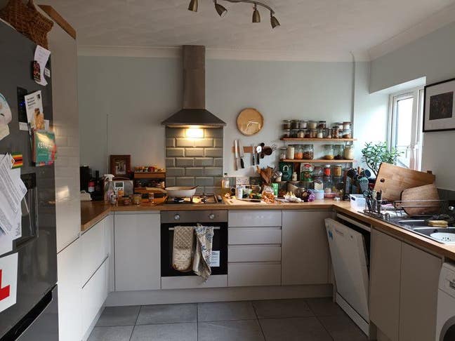 Large Single Available In Cosy LGBT Home Main Photo