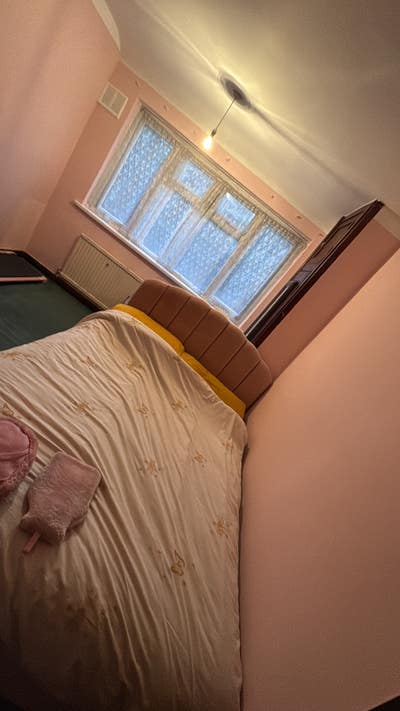 Double room in West Harrow✨close to Rayners Lane🚉 Main Photo