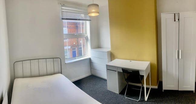 1 Room Left! Cashback on your rent, near campus!! Main Photo