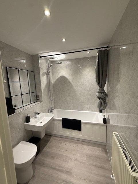 Superb 2 bed newly refurbished  Main Photo