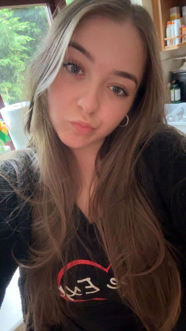 Professional Female seeks a single or double room Main Photo