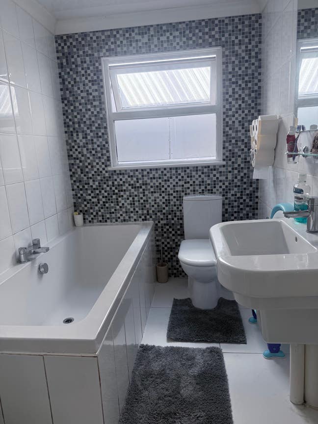 Beautiful double room for rent  Main Photo