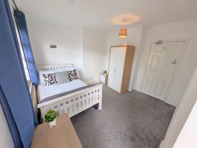 ** New Modern Double Room - All Bills Included! Main Photo