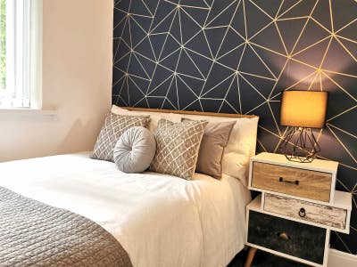 ** LARGE Modern Luxury En Suite - No Bills To Pay! Main Photo