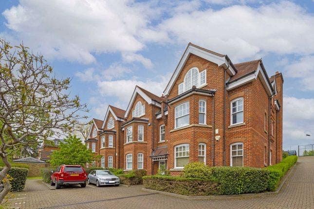 En-suite room available near West Hampstead Main Photo