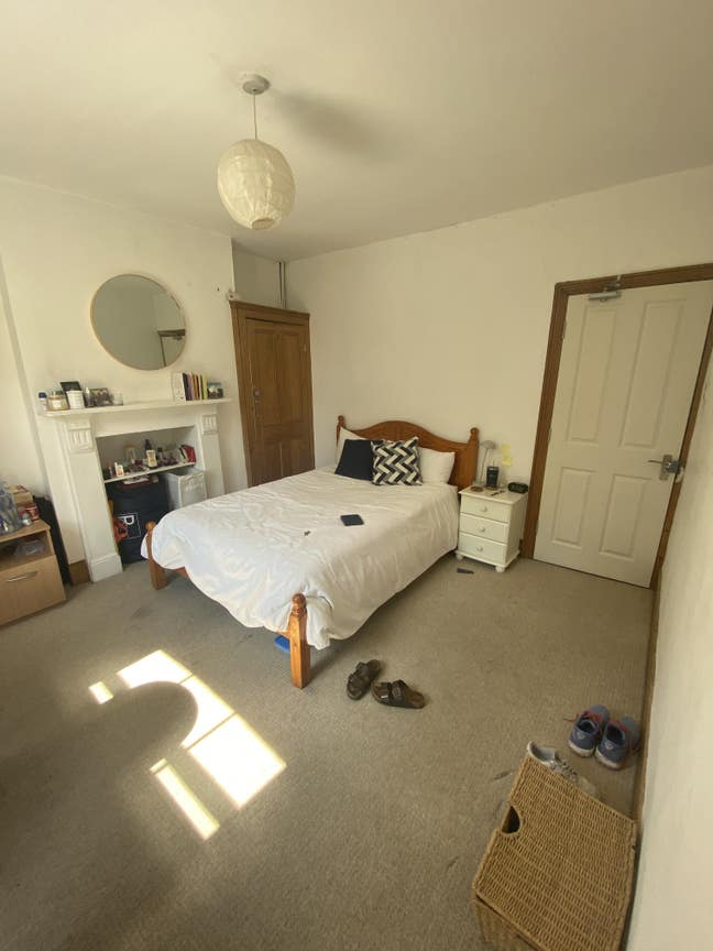 Spacious Double Room for Sublet- Clapham Main Photo