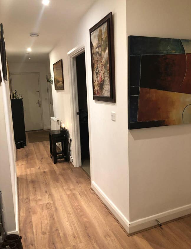 Nice double bed in Acton Main Photo