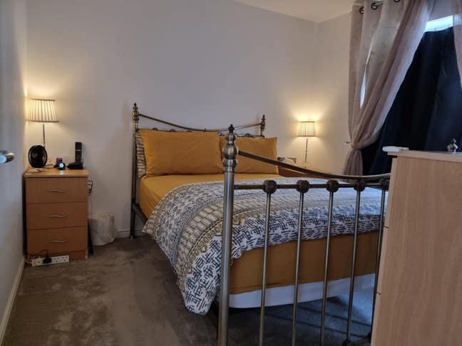 Spacious Double Room in 3-Bed Home | Andover Main Photo