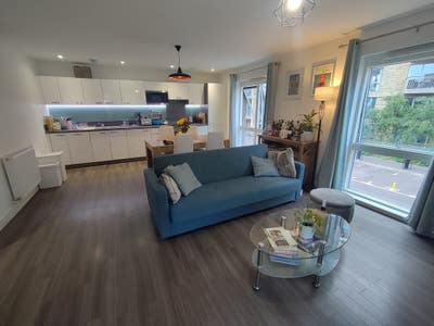 Two bed flat in Catford for short term rental Main Photo