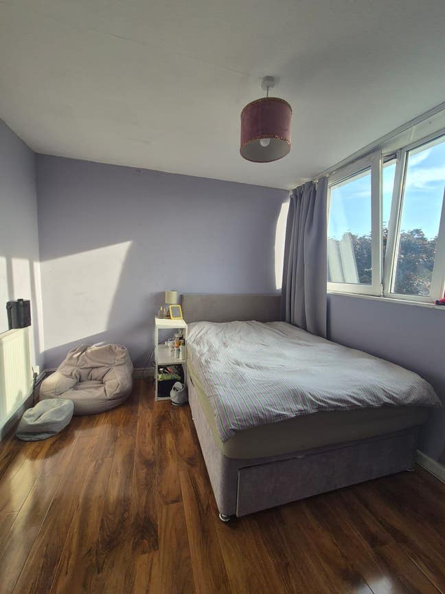  clean  furnished double room  Main Photo