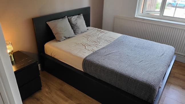 Large Double Room in modern 4 Bedroom Flat Main Photo