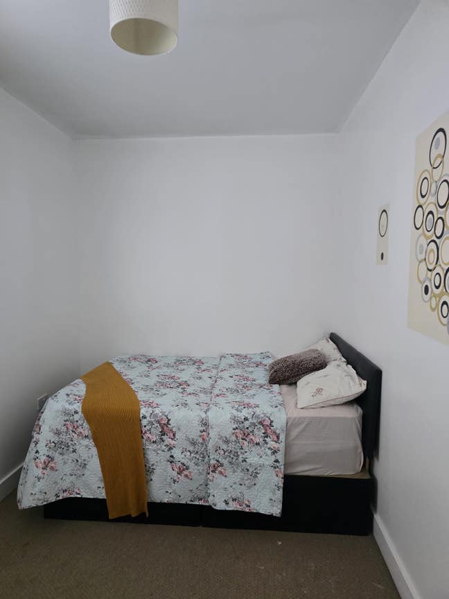 Double Bed Room with Separate Toilet/Bathroom  Main Photo