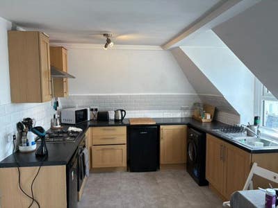 Room available in 2 bedroom flat in Brixton  Main Photo