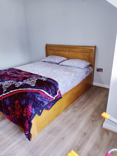 Room to rent Main Photo