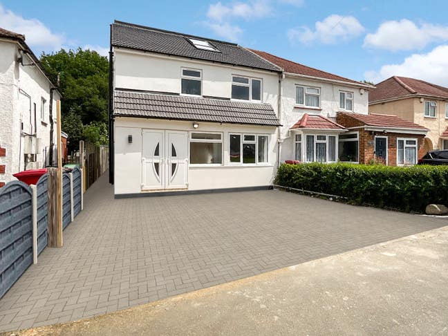 Brand new 7 bedroom, 7 bathroom SLOUGH Main Photo