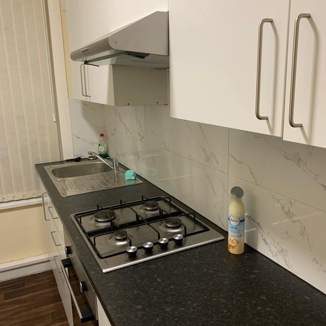 1 Double Bedrooms Available In 4 Bedrooms House!!! Main Photo