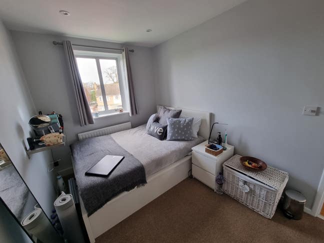 Cosy double room in bright and spacious flat Main Photo
