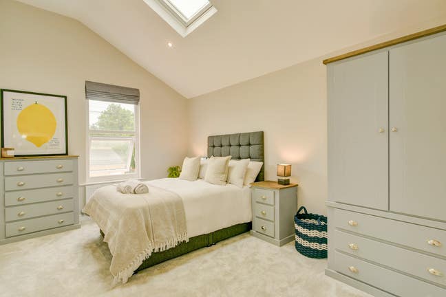 Guy’s Room - Beautiful, Sociable Home Main Photo