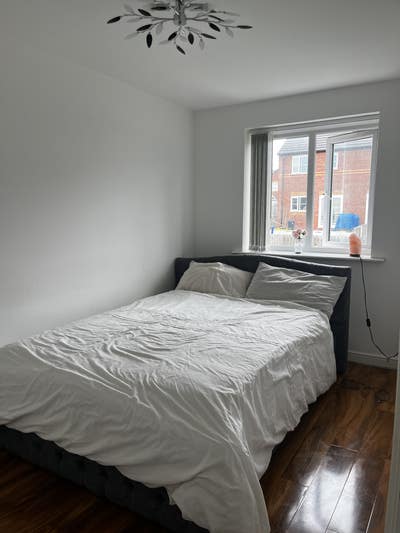 Room for Rent in New Home. Main Photo