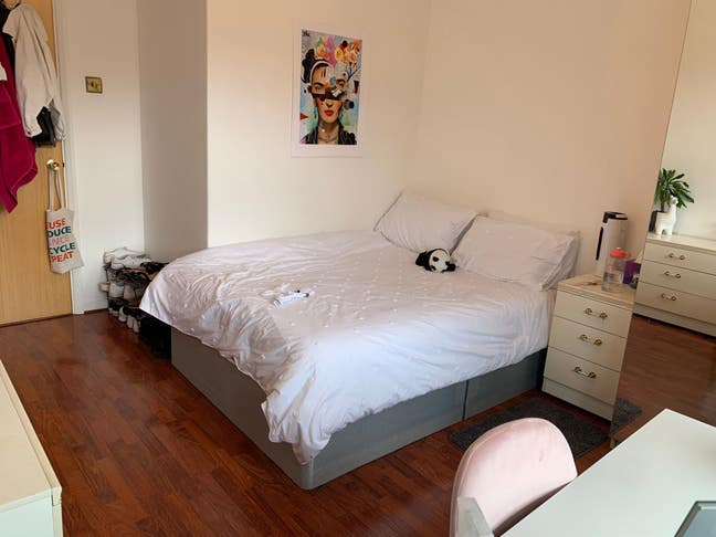 Double bedroom available zone1/Tower hill Main Photo