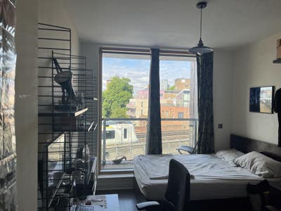 Spacious Sunny Double Room  Southwark tube, Zone 1 Main Photo